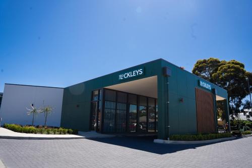 Lockleys Hotel in Henley Beach