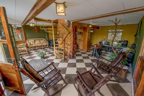Shared lounge/TV area, Hotel  Don Taco in Monteverde