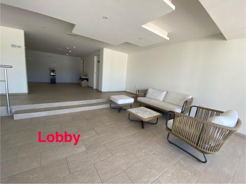 Fojė, Maho Escape- with Pool and Gym, Lagoon view, walk to dinning, Maho Beach and Mullet Bay in Lowlands