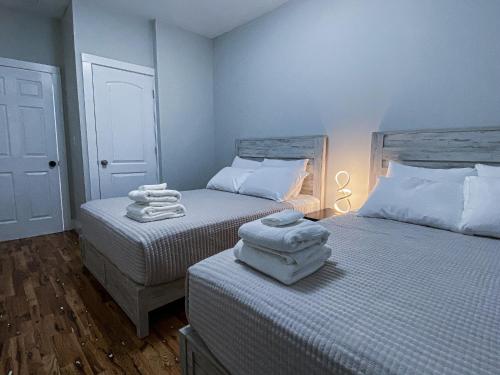 Modern 3BR Walk to Subway 2 Min to LOGAN Airport in 洛根機場