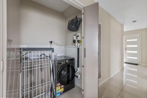 Casa del Mar Phillip Island Ocean Views in Surf Beach