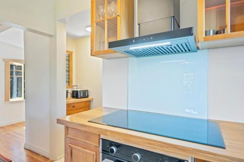 ทัศนียภาพภายนอกโรงแรม, Ocean Breeze Cottage - Paekakariki Holiday Home in เปคาคาริกิ