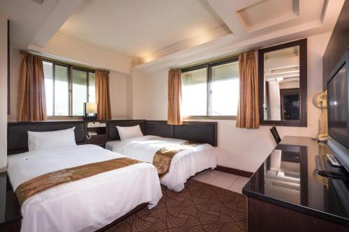 room detail thumbnail 2