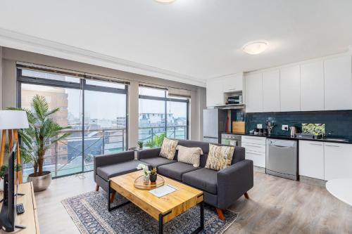 Stylish City Stay Pool Central by CTHA - image 14
