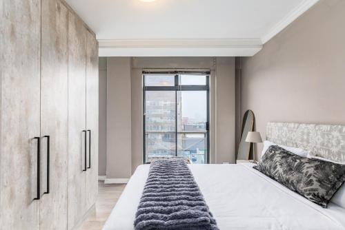 Stylish City Stay Pool Central by CTHA - image 5