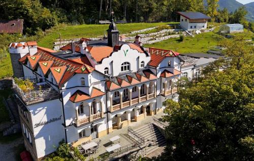Exterior view of Waldschlossl Schneedorfl