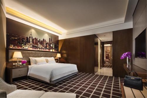 Executive King Room room in Royal Century Hotel Shanghai