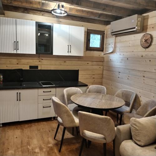 Brvnara Iva in Smailagića Polje