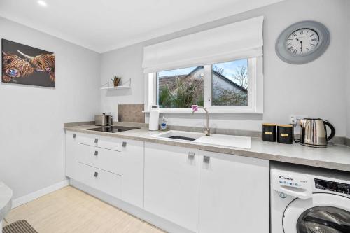 Charming 2BR Oban Home - Quiet area with free parking in Soroba