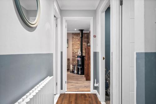 Charming 2BR Oban Home - Quiet area with free parking in Soroba