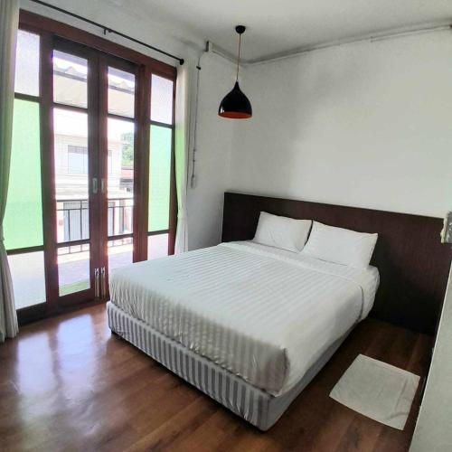 Baan Khun Nine in Ban Pong