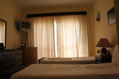 Twin/Double Room image 3