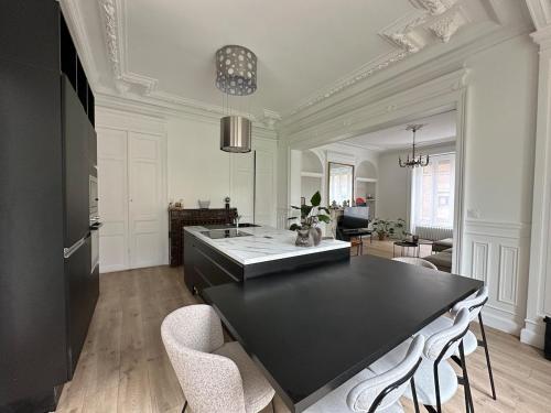 Maison cosy avec jardin privé hypercentre Charleville-Mézières à deux pas de la Place Ducale - Location saisonnière - Charleville-Mézières