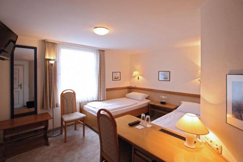 2 twin beds