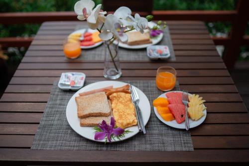 Food and beverages, COCO Canopy Boutique Resort  near Isan Ran Rao