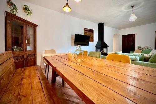 Létesítmények, La Damajuana in Linares De La Sierra