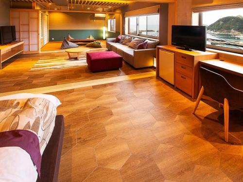 漁火の宿シーサイド観潮Japanese-Western Style Room with Ocean View “Namino-ne”