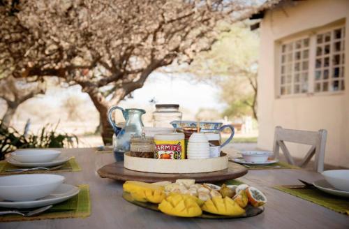 Giraffe Eco Cottage in Monduli