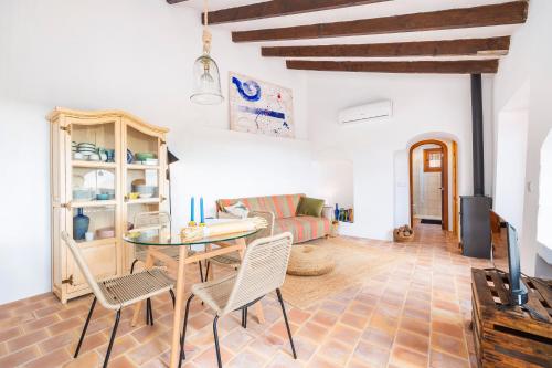 المنظر الخارجي, Can Titina in بويجبونينت