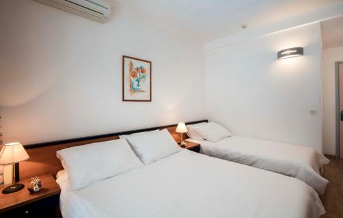 Comfort Double Room with Balcony image 2