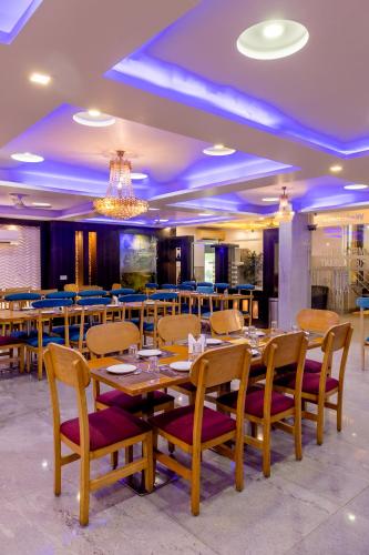 Restaurant, The Arch Premium - Delhi IGI Airport in New Delhi