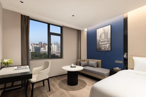 room detail thumbnail 0
