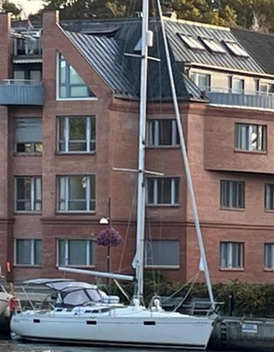 Sailboat 39ft Sleep 6 in Heart of City Centre in Fredrikstad in เฟรดริกสตัด