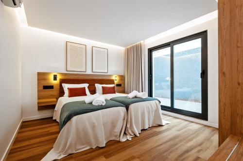 Luxury Seafront Escape II in Canical