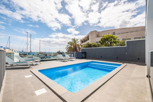 Плувен басейн, Luxury Seafront Escape II in Canical