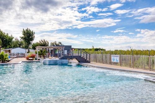 Mobilhome 6 pers au Castellas gîte à louer Le Castellas