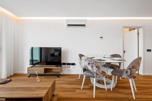 Удобства, Luxury Seafront Escape II in Canical