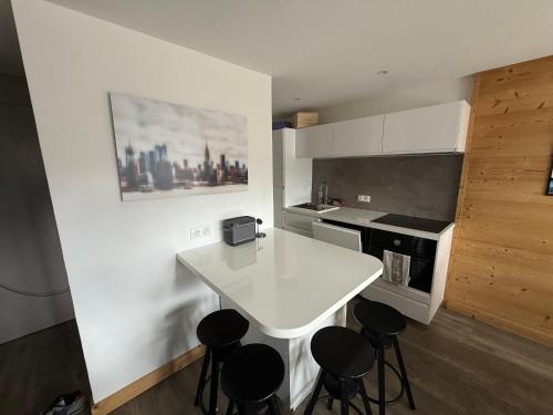 Kitchen, Ski-in ski-out duplex in La Plagne