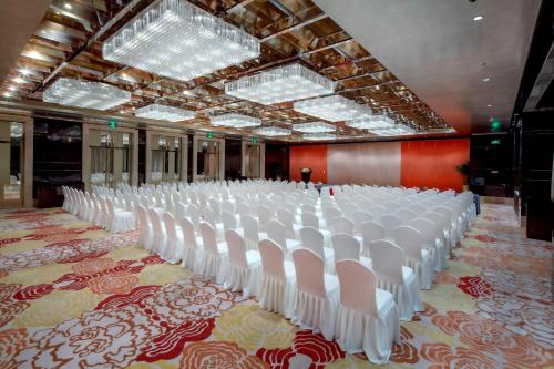 Sanding New Century Grand Hotel Yiwu