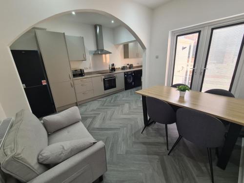 Pearce House-Brand New 3 bed-Sleeps 6-Garden gîte à louer River Exe