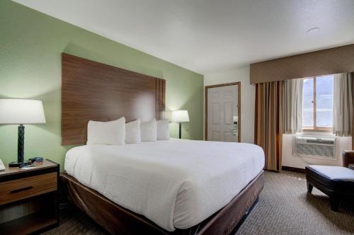 The Ridgeline Hotel at Yellowstone, Ascend Hotel Collection in Gardiner, USA