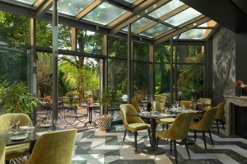餐廳, Schloßhotel Althörnitz (Schloßhotel Althornitz) in 貝茨多夫-赫尼茨