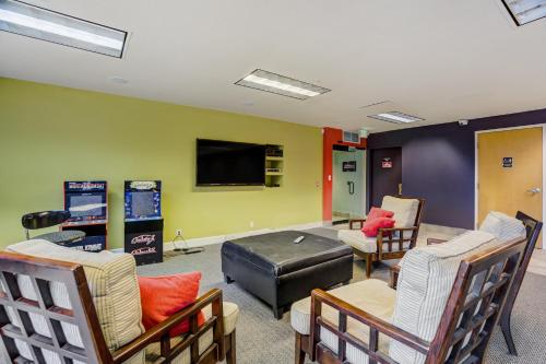 417 E Kiowa #203 - image 2