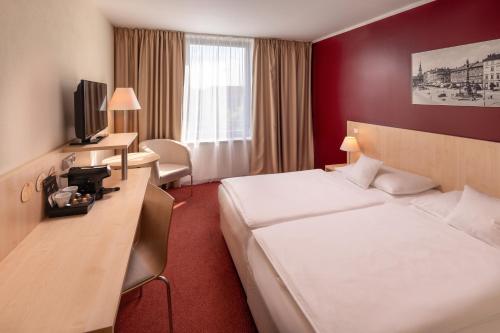 2 twin beds