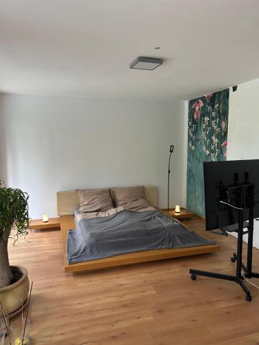 Separate Area mit Schlafzimmer und Badezimmer in Heroldsberg