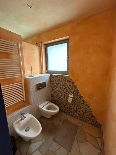 Separate Area mit Schlafzimmer und Badezimmer in Heroldsberg