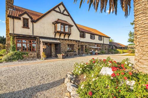 The Honest Lawyer, an Ascend Collection Hotel