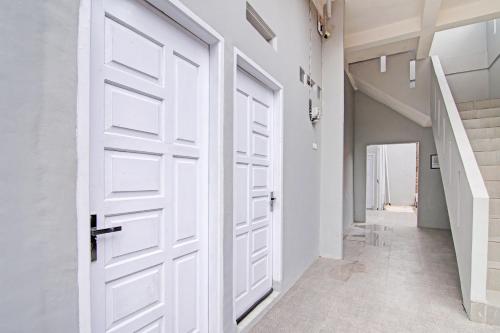 Lobby, Hotel O Lavina Guesthouse in Dumai Barat