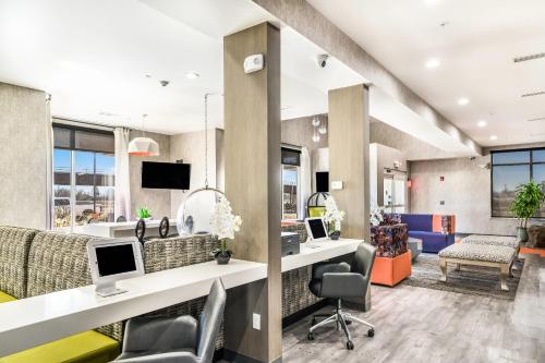 Hy-Lo Hotel Ascend Hotel Collection - image 13