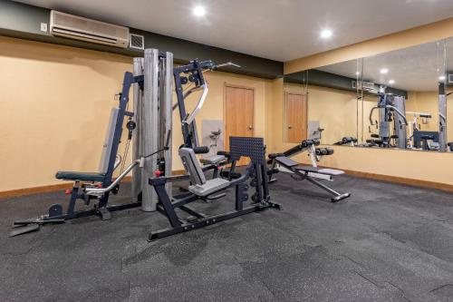 Mountain Edge Resort & Spa - image 10