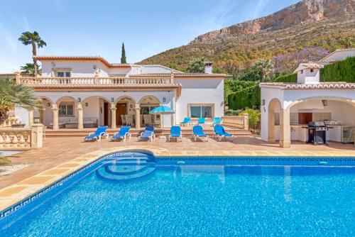 ทัศนียภาพภายนอกโรงแรม, Cristina in เอร์มิตา