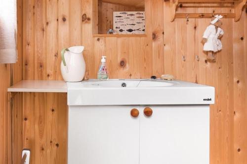 Cabin - Sleeps 6 - Pets Ok - Pato - Parking in Stott