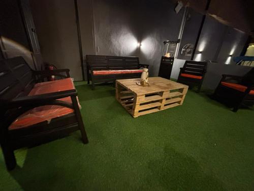 Restaurante, T Cozy Chalet in Al Rama