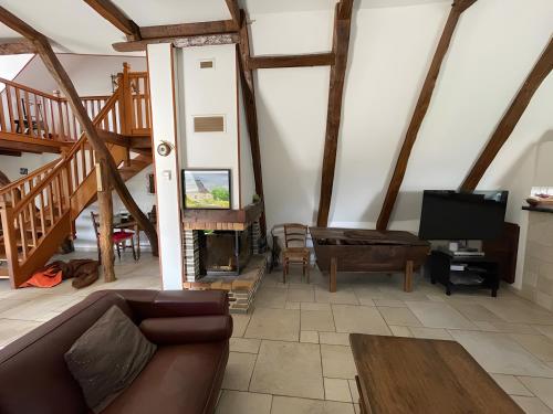 Фасада на хотела, La Charmalex - Grange en Aveyron in Мюр-дьо-Баре