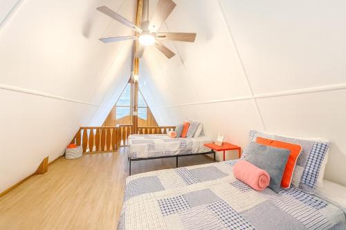 Cottage-pvt Lake & Pool Access Near Disney Wporch in Clermont