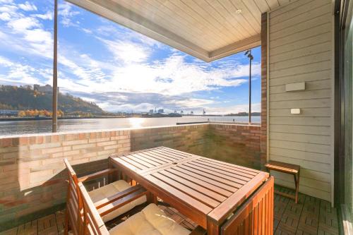 3BR Sørengkaia Waterfront Apt w Balcony, Oslo